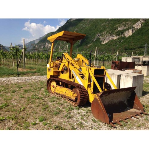 SHOVEL MASSEY FERGUSON MF200B