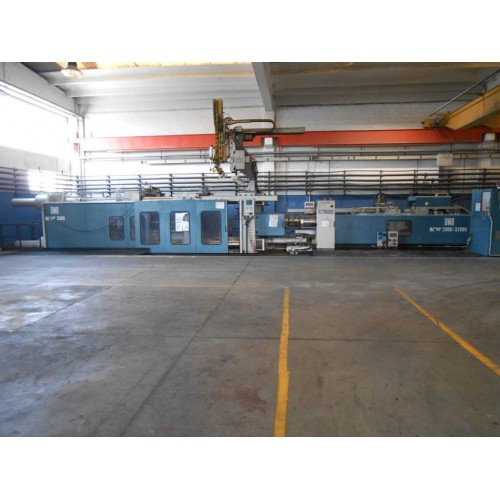 INJECTION MOULDING MACHINE BMB KW 2000/32000