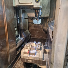 CENTRO DI LAVORO 2 PALLET DAEWOO MOD. ACE V400