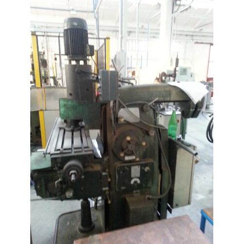 UNIVERSAL MILLING MACHINE SMALL