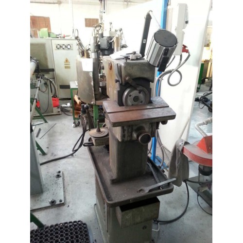 GRINDING machine