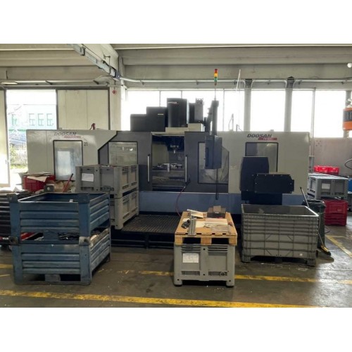 CENTRO DI LAVORO VERTICALE DOOSAN VM 960 L CENTRO DI LAVORO VERTICALE DOOSAN VM 960 L