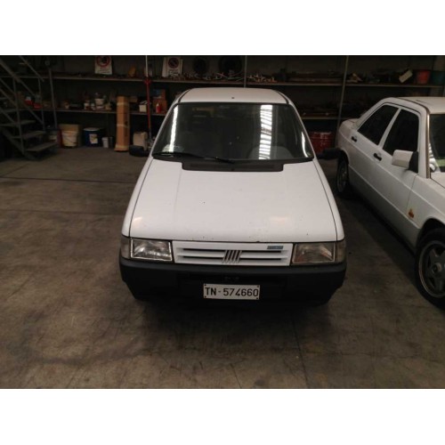 AUTOVETTURA FIAT UNO